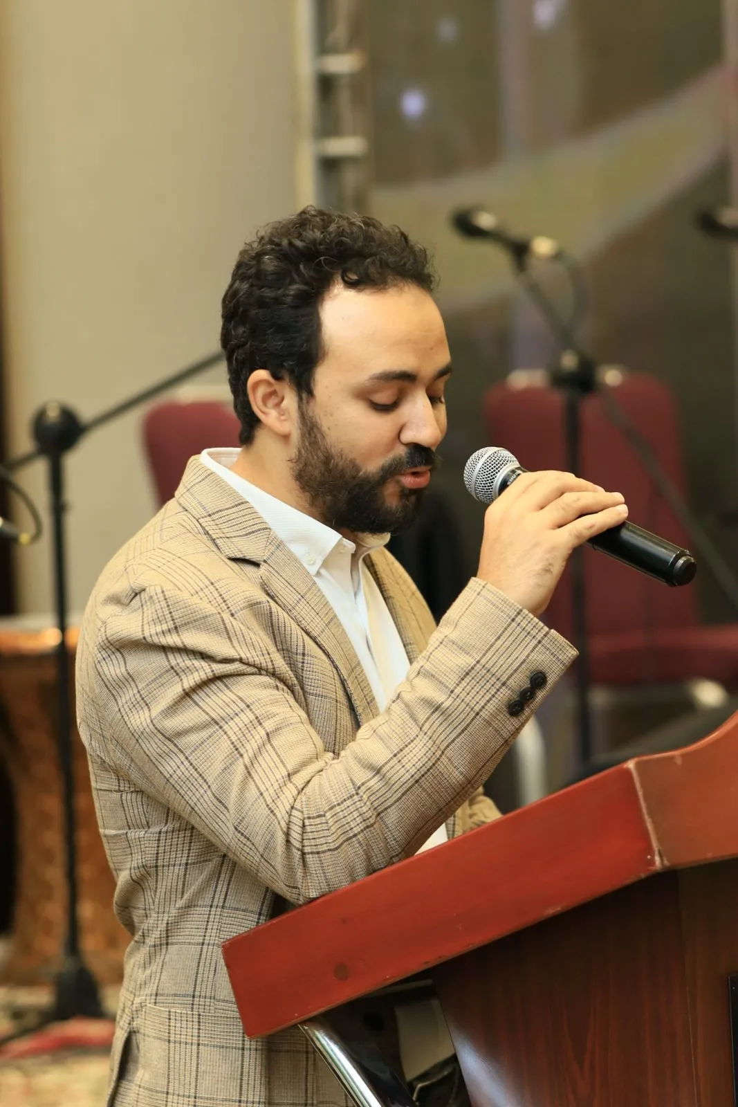 د. تامر مطر أثناء إلقاء كلمة